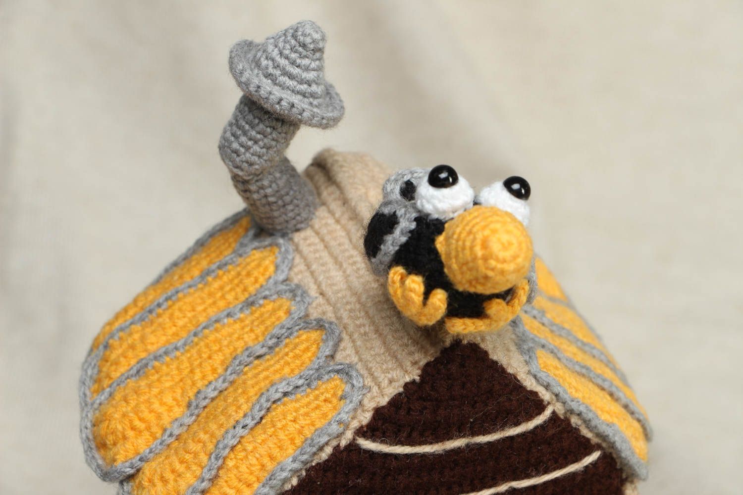 Designer crochet toy Hut on Chicken Legs photo 2