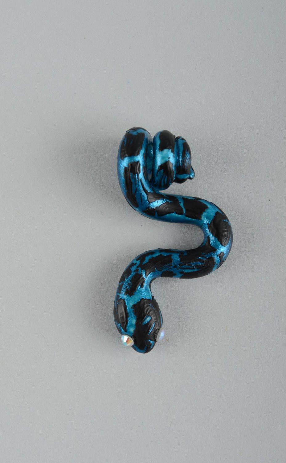 Подвеска из полимерной глины ручной работы оригинальная с блестками Змея фото 2