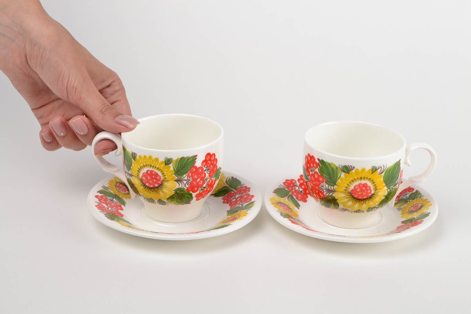 Set of 2 porcelain white drinking cups for tea with handle and Russian style flower pattern photo 2