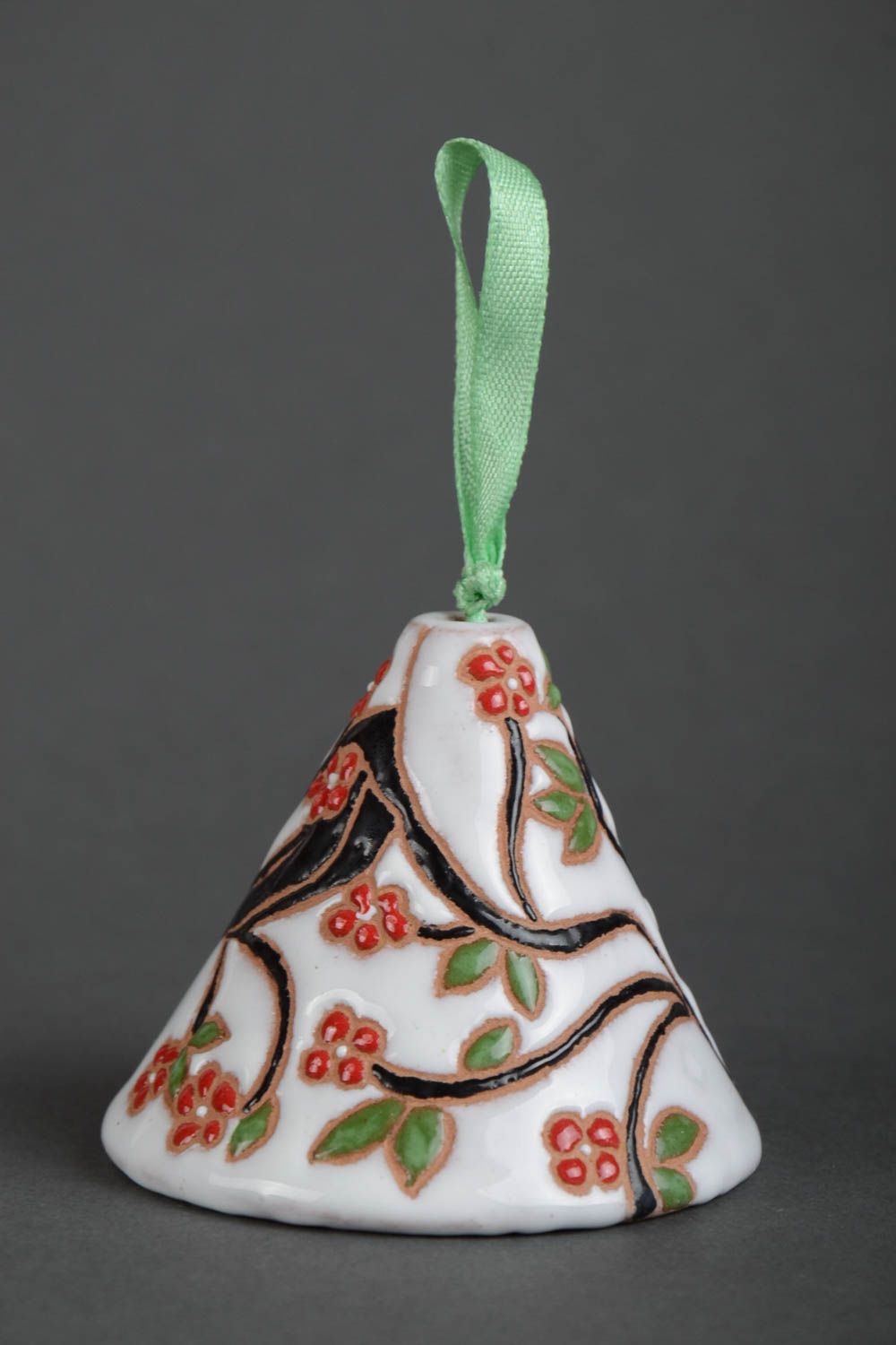 Clochette peinte réalisée en argile faite main avec ruban vert décoration photo 2