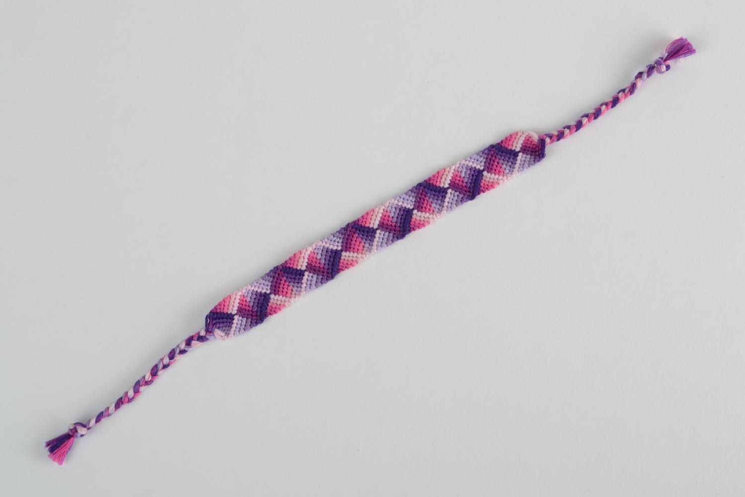 Текстильный браслет плетеный из мулине ниток разноцветный нежный ручной работы фото 5