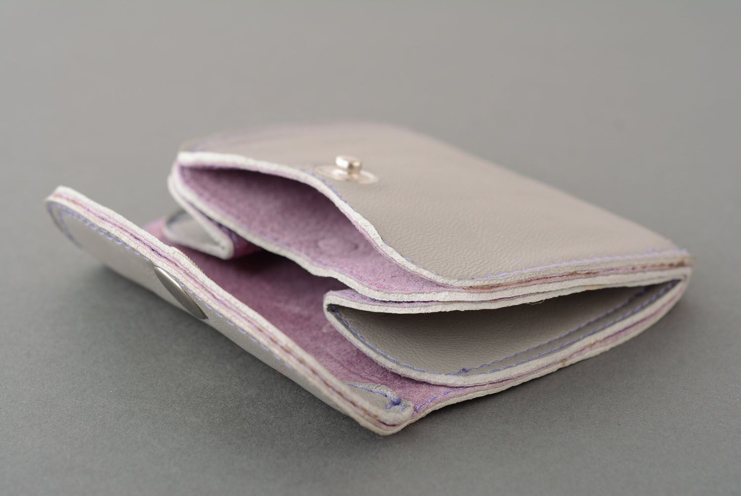 Light leather wallet photo 4