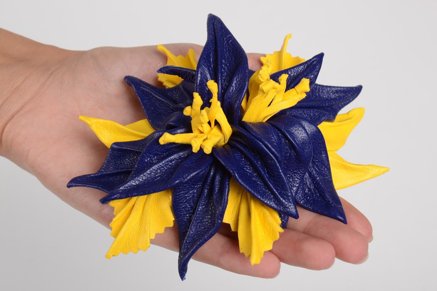 Barrette fleur faite main Pince cheveux grosse bleu-jaune Accessoire coiffure photo 2