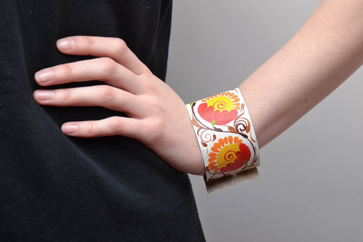 Fabric bracelet with Petrikivka painting photo 5