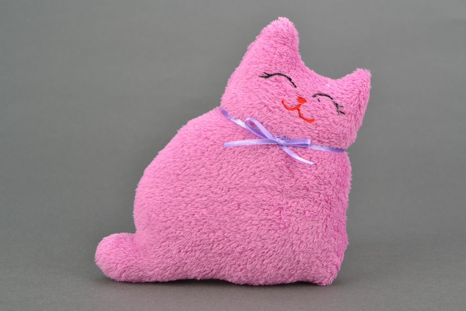 Jouet décoratif en tissu fait main Chat rose photo 1