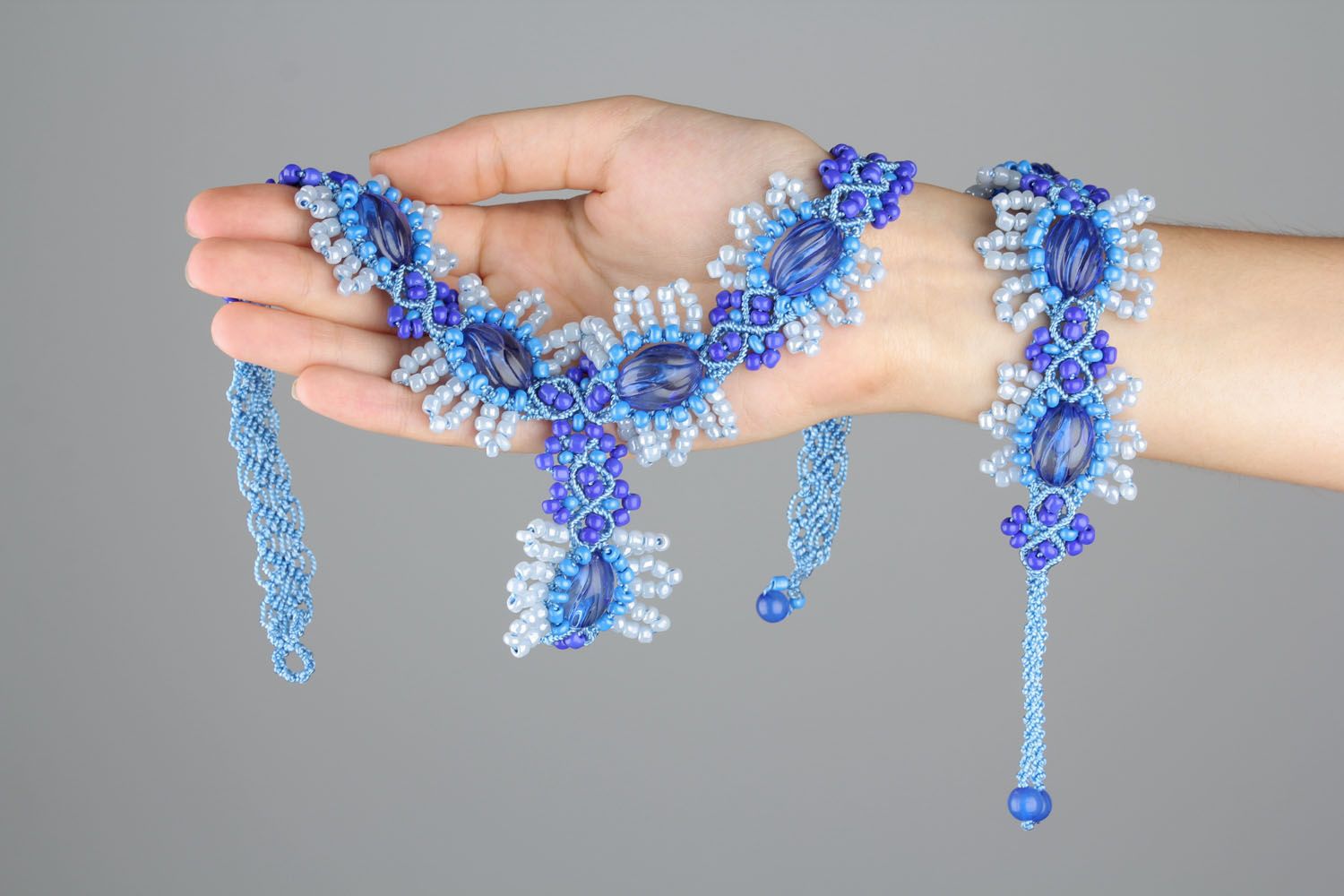 Parure de bijoux de perles de rocaille bleues photo 2