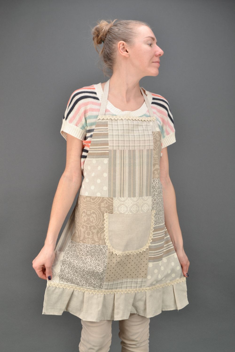 Cotton and polyamide apron with lace photo 1