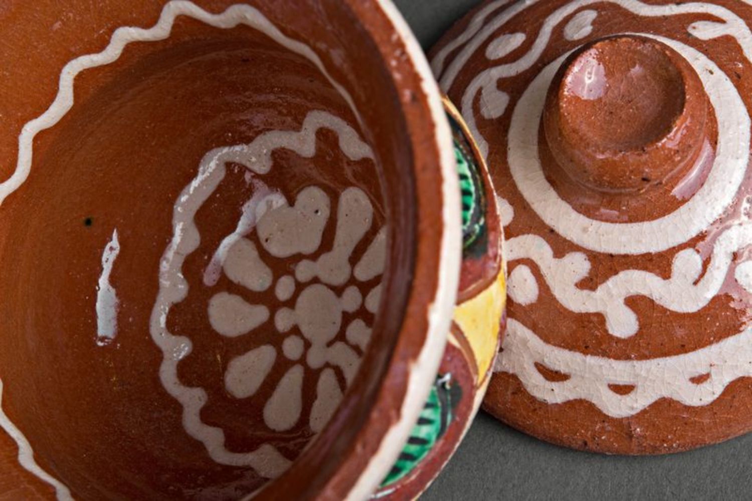 Saliera di argilla con coperchio fatta a mano Barattolo in ceramica per sale
 foto 3