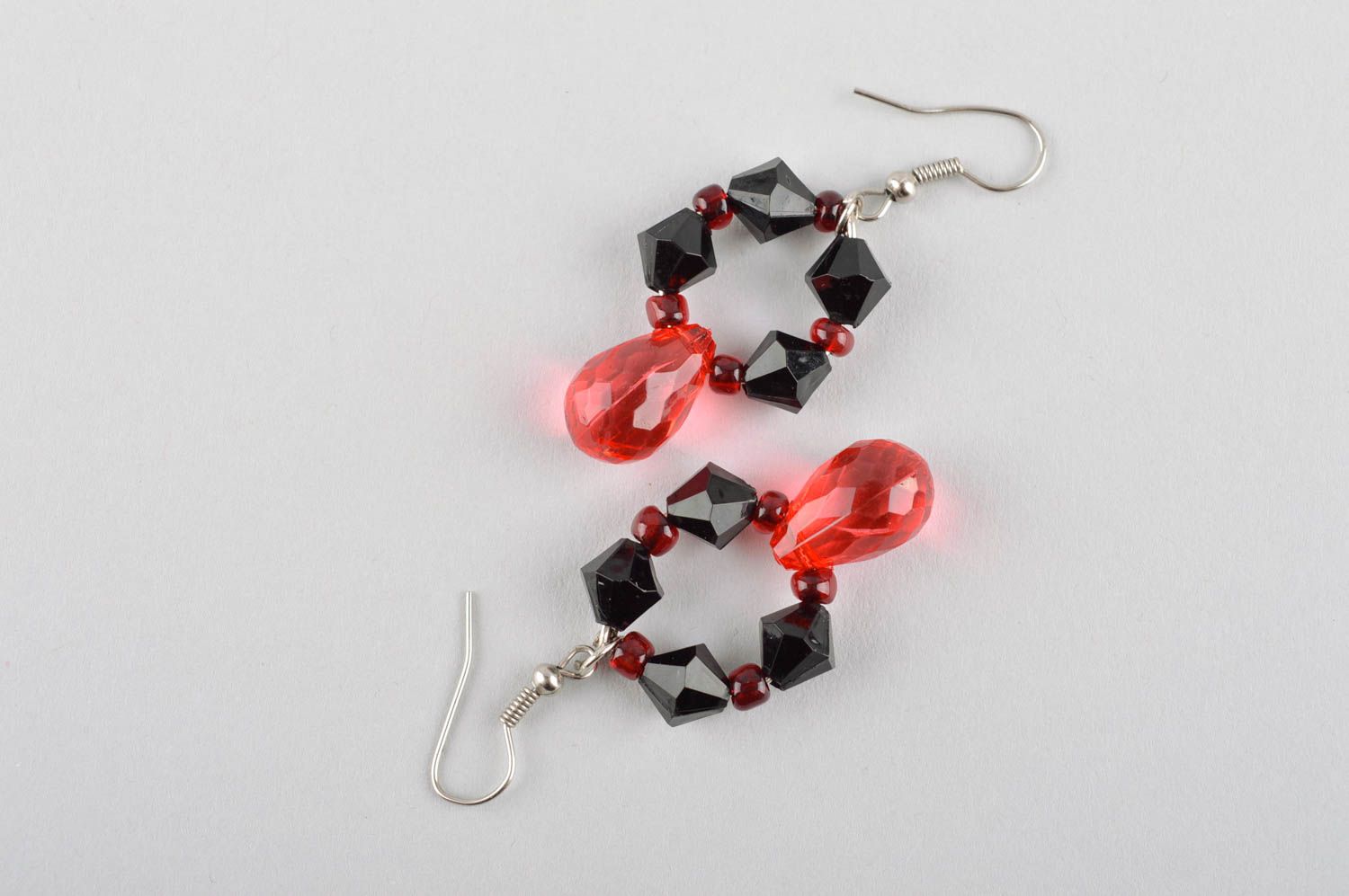 Черные с красным серьги ручной работы серьги с кристаллами модные серьги фото 5