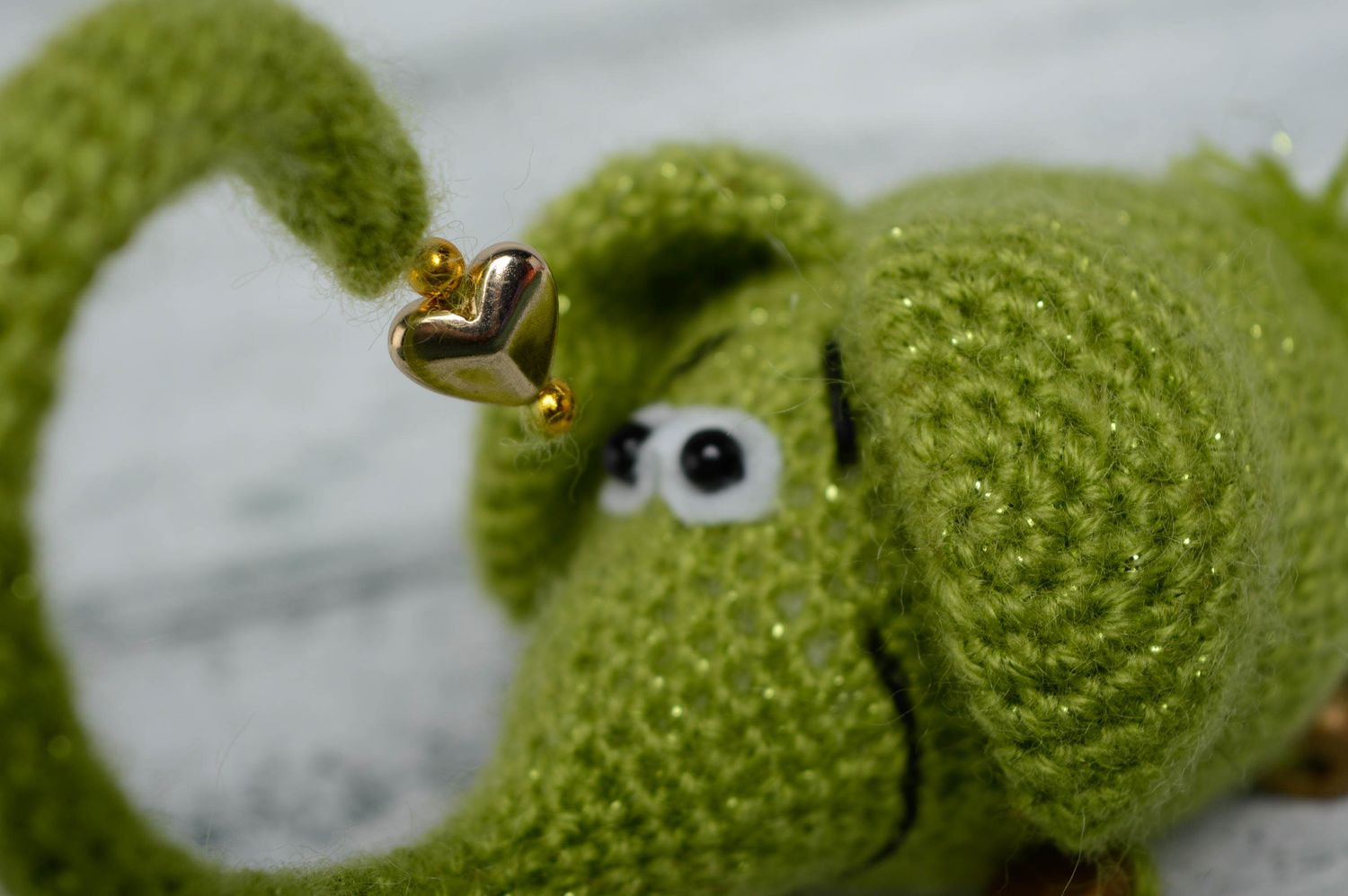 Handgemachtes Kuscheltier gehäkelt grüner Elefant   foto 3