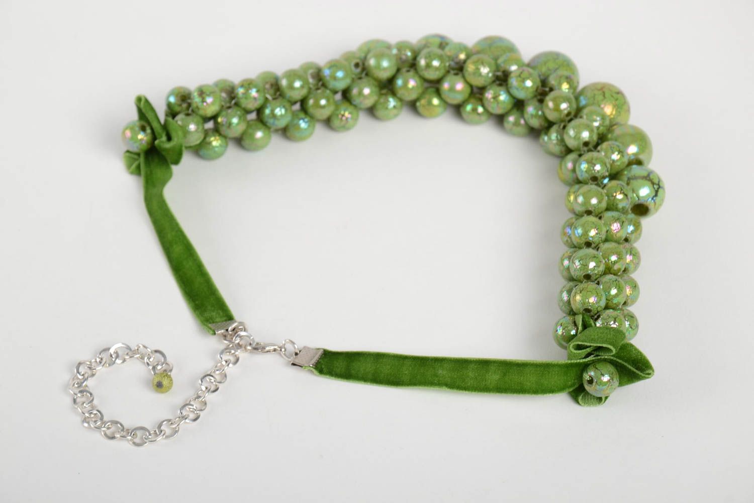 Колье из бусин украшение ручной работы необычное зеленое ожерелье из бусин фото 5