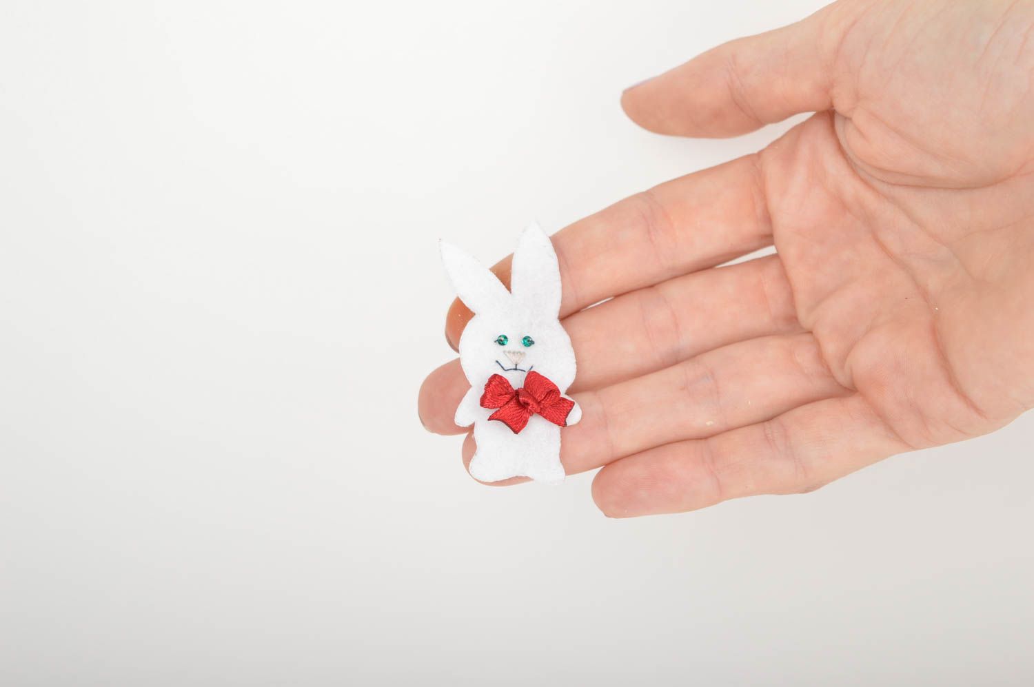 Broche lapin blanc fait main Bijou fantaisie feutre Accessoire femme enfant photo 5