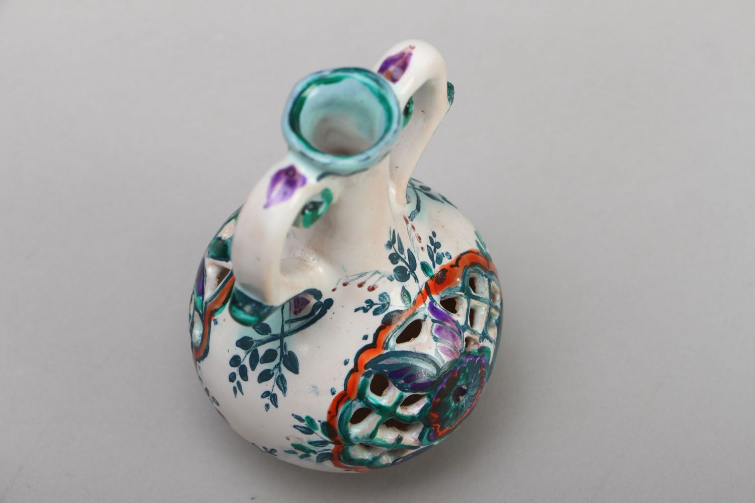 Figurine en céramique artisanale en forme de vase photo 2
