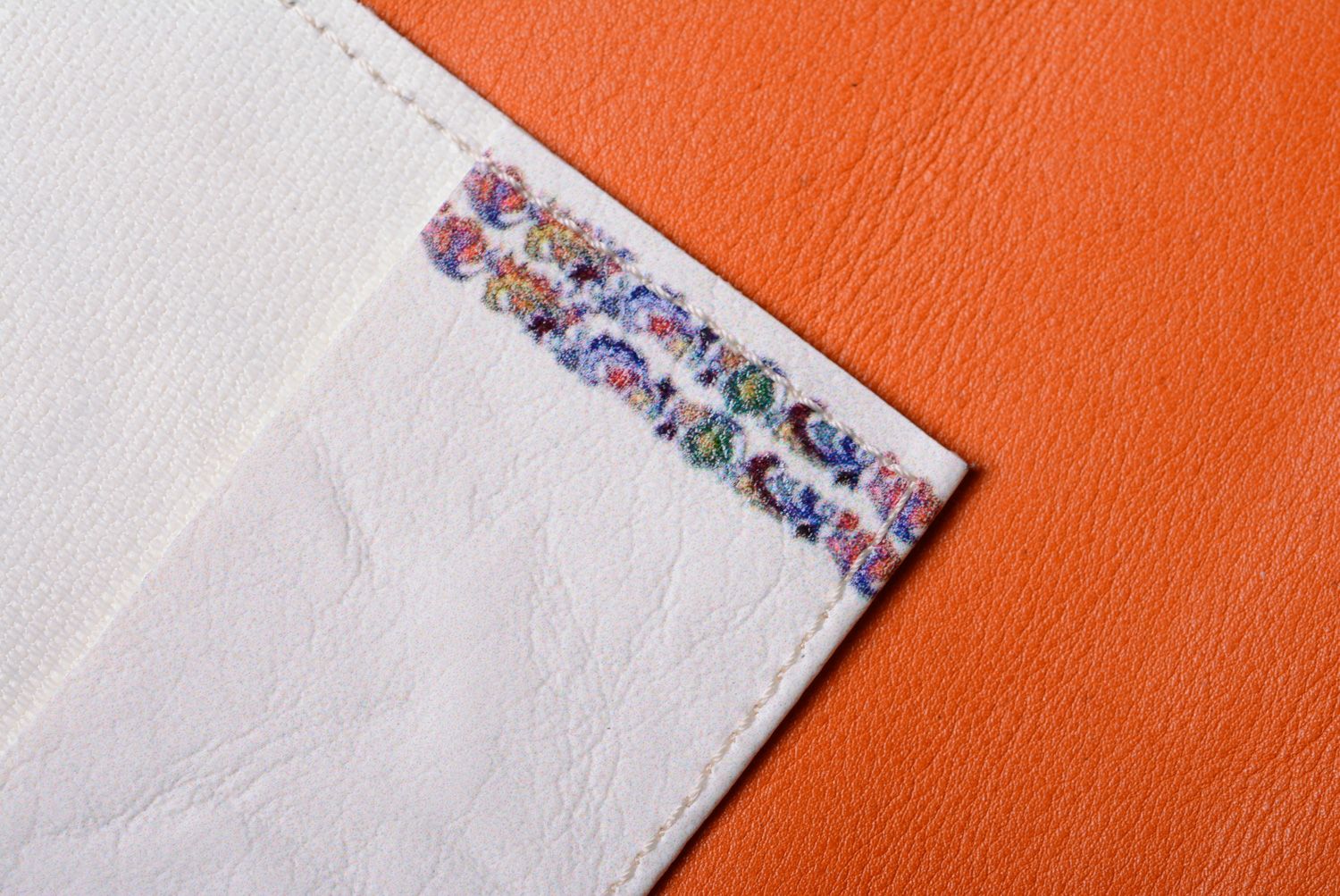 Couverture de passeport en simili-cuir blanche imprimée faite main Trident photo 5