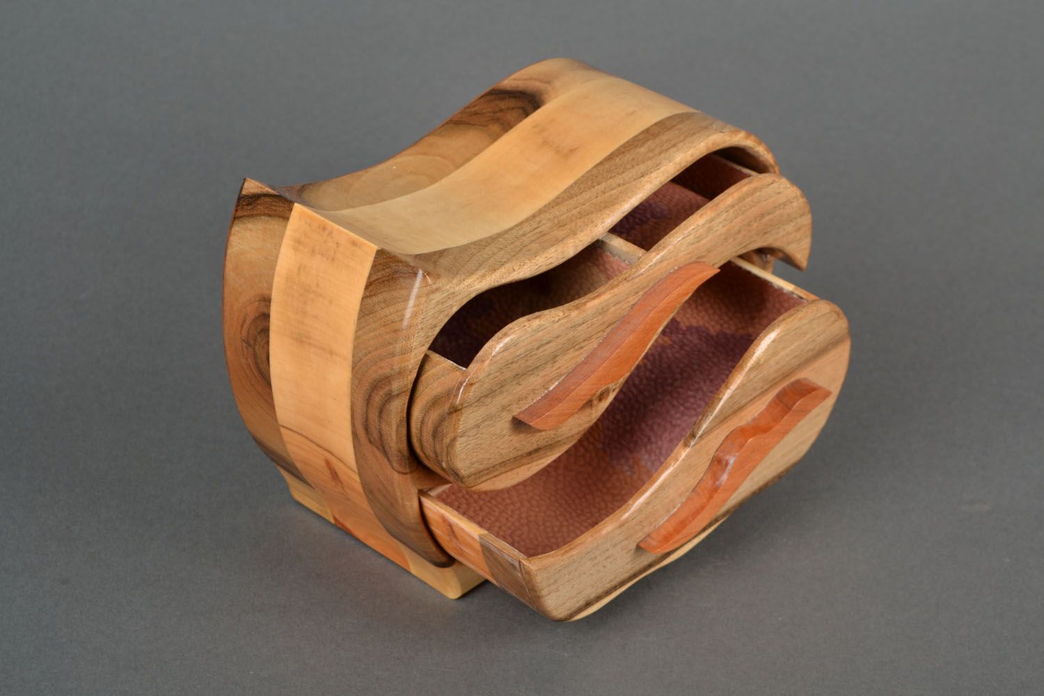 Caja de madera hecha a mano con secreto foto 4