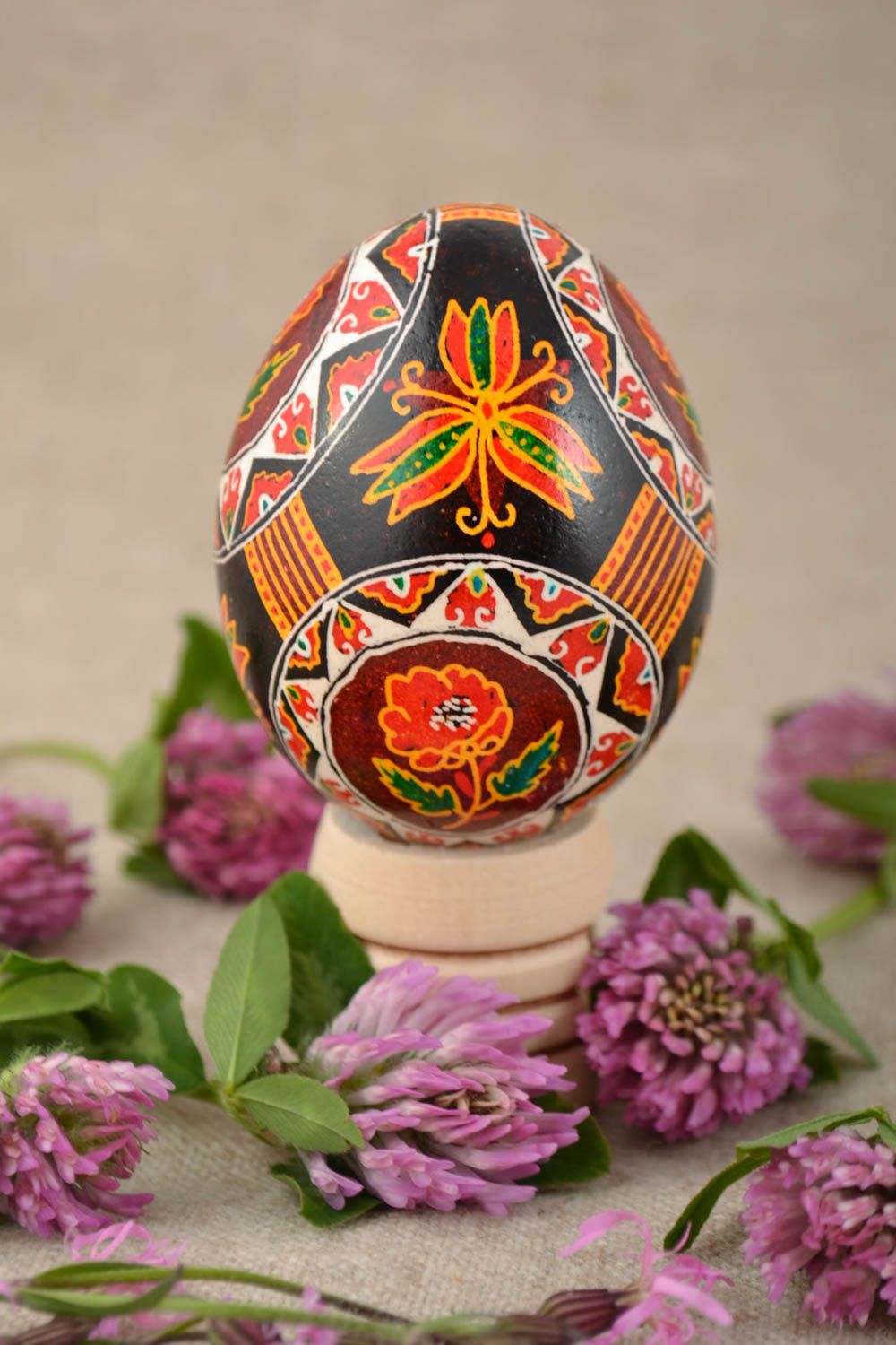 Пасхальное яйцо расписанное акриловыми красками куриное ручной работы подарочное фото 1