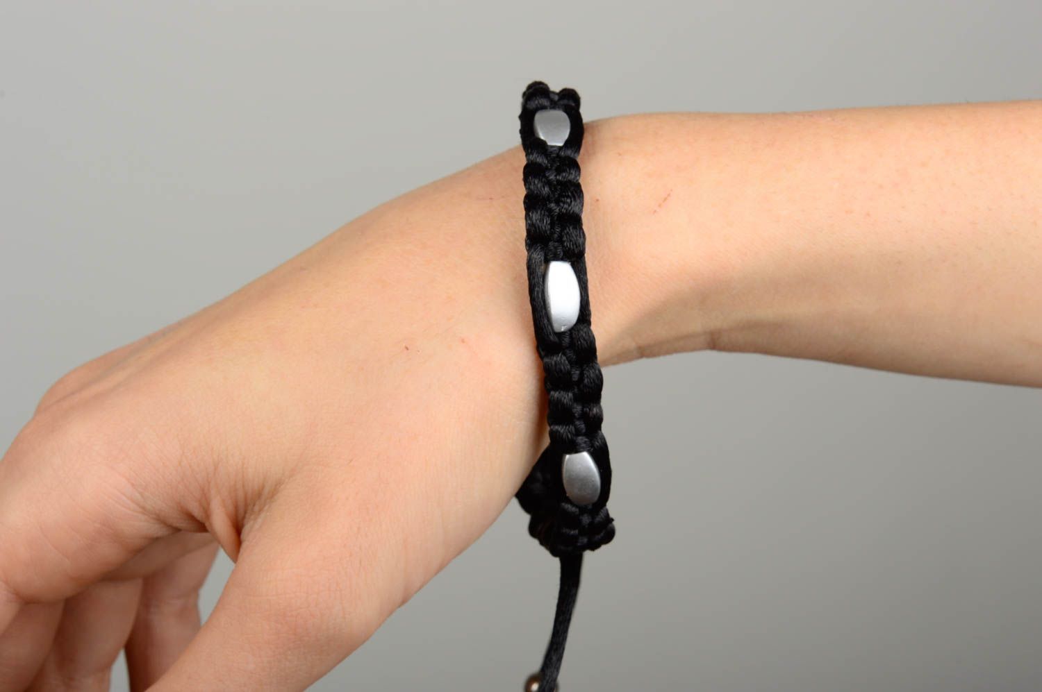 Bracelet tressé Bijou fait main avec perles plastiques Cadeau pour femme photo 5