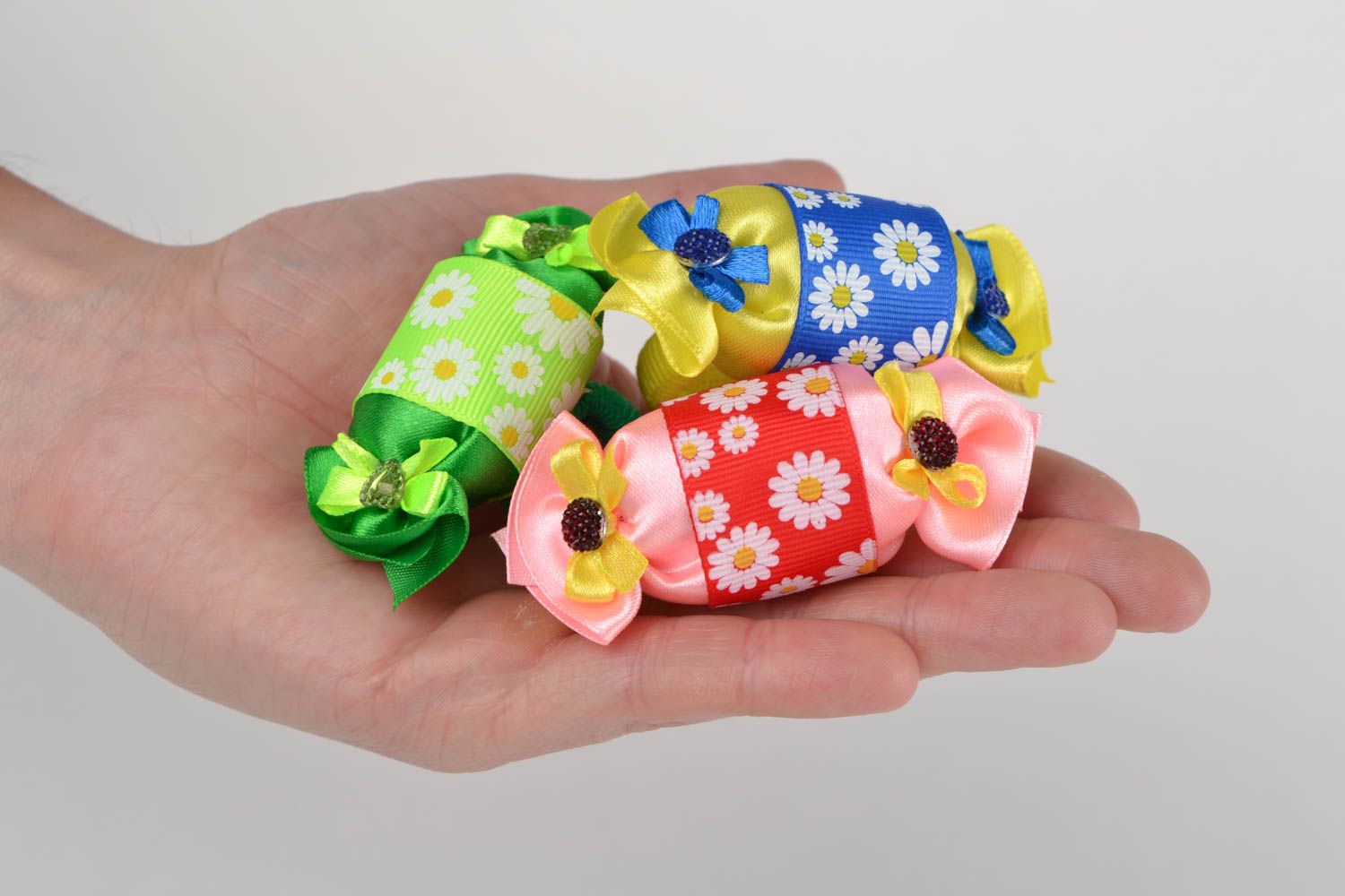 Kinder Haargummis Set 4 Stück bunt schön aus Ripsbändern handgemacht Bonbons foto 2