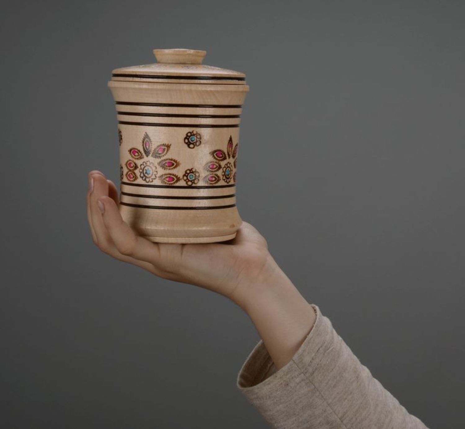 Barattolo di legno con coperchio fatto a mano Vasetto di legno per le spezie 
 foto 5