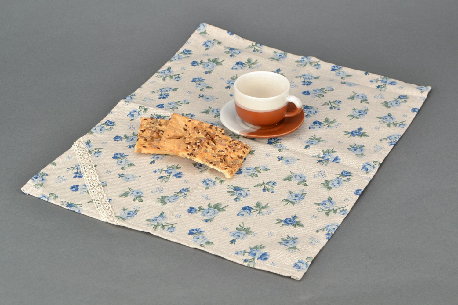 Napperon décoratif en tissu de coton blanc à motif floral fait main Rose bleue photo 1