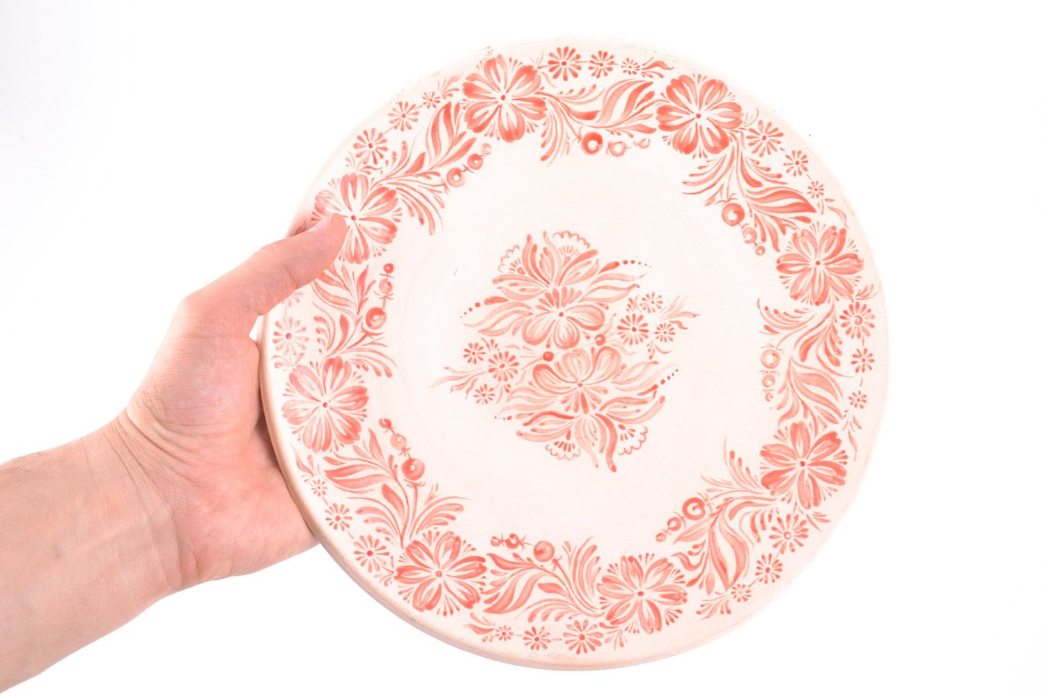 Большая белая глиняная тарелка расписанная глазурью ручной работы красивая фото 2