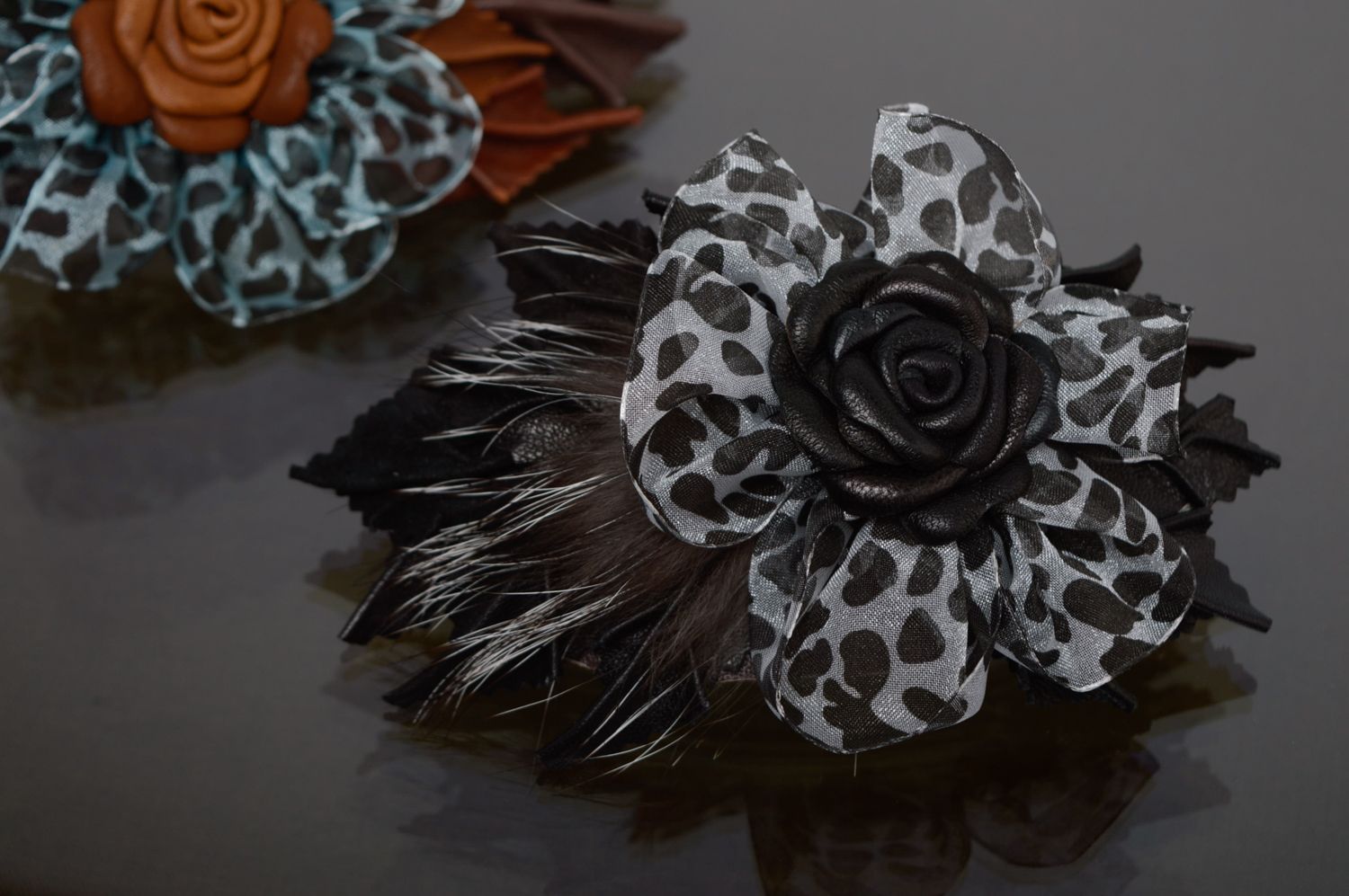 Volume leather floral hair clip photo 5
