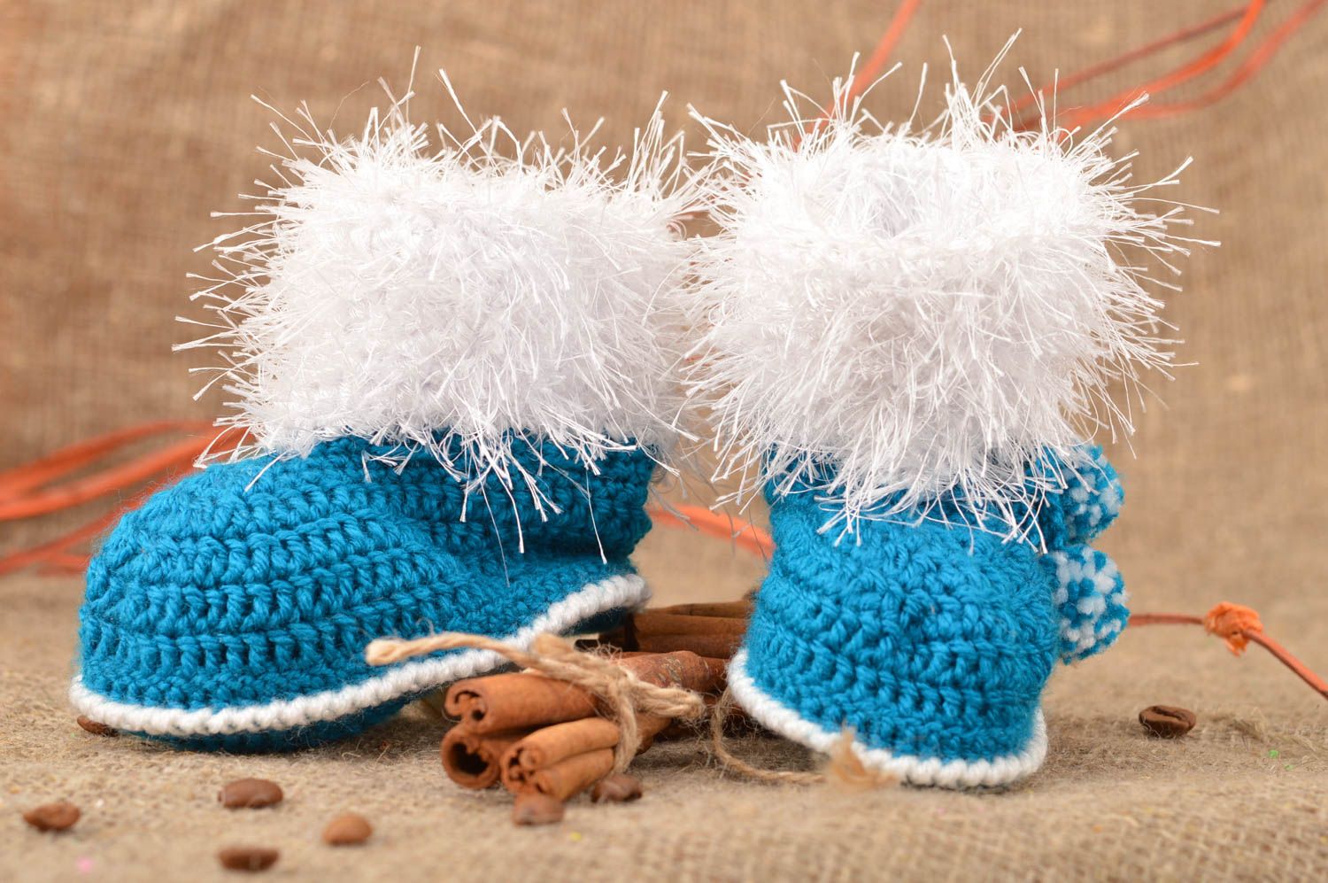 Chaussons de bébé tricotés en coton faits main originaux bleue pour garçon photo 1