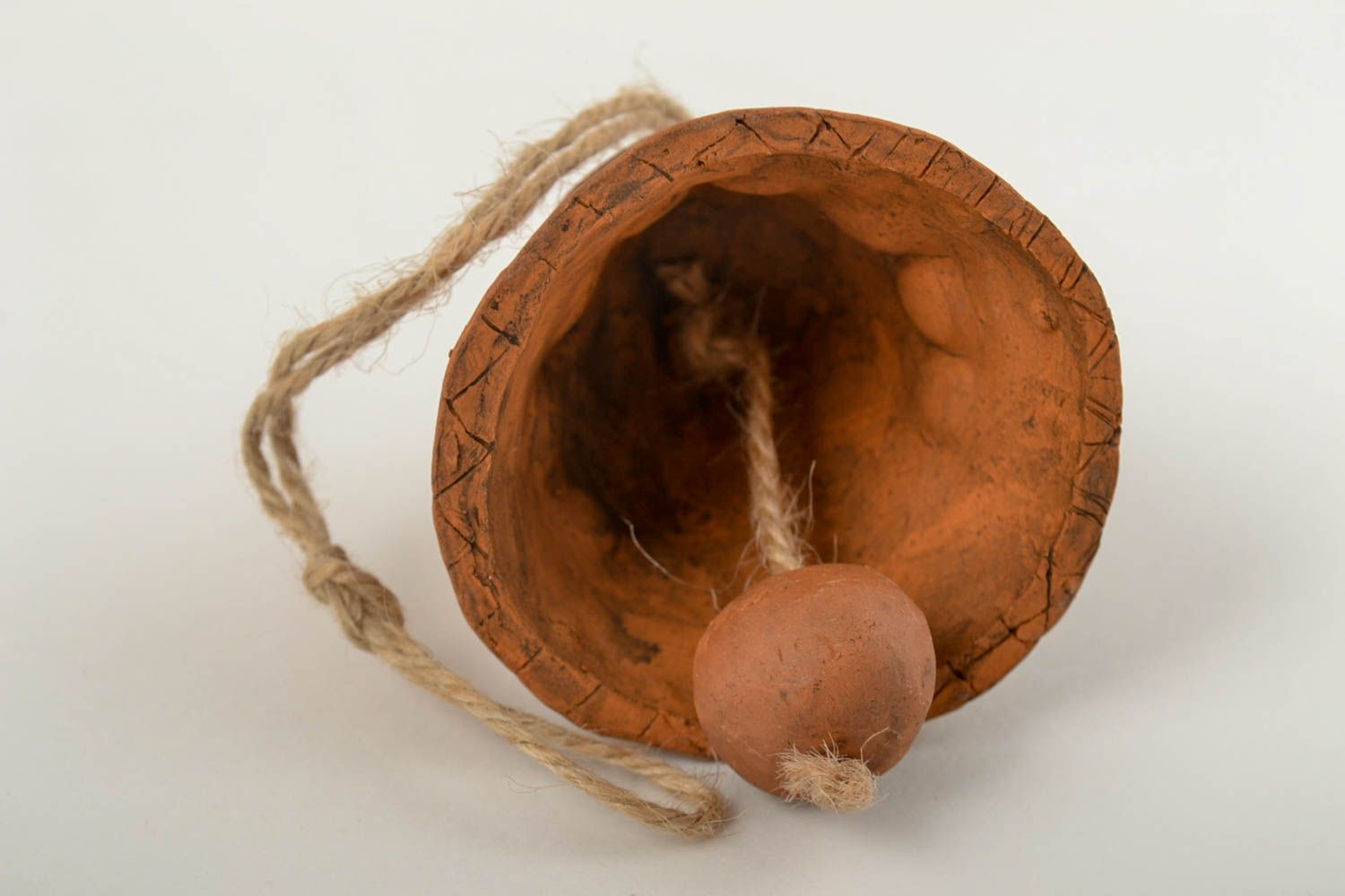 Колокольчик из глины ручной работы керамический колокольчик глиняный сувенир фото 2