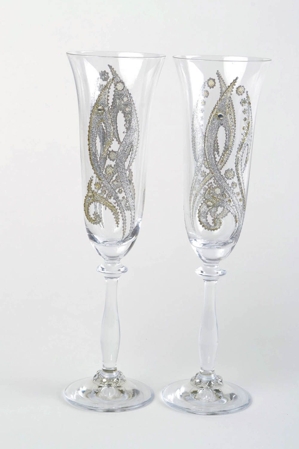 Handmade designer decorative wedding champagne glasses with acrylic painting photo 4