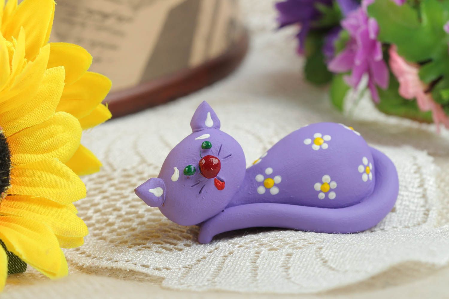 Figuren aus Keramik violette Katzen Deco Figuren aus Ton handmade Deko Figuren foto 1