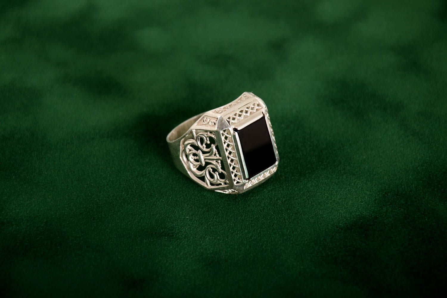 Украшение ручной работы серебряный перстень подарок для мужчины с ониксом фото 1