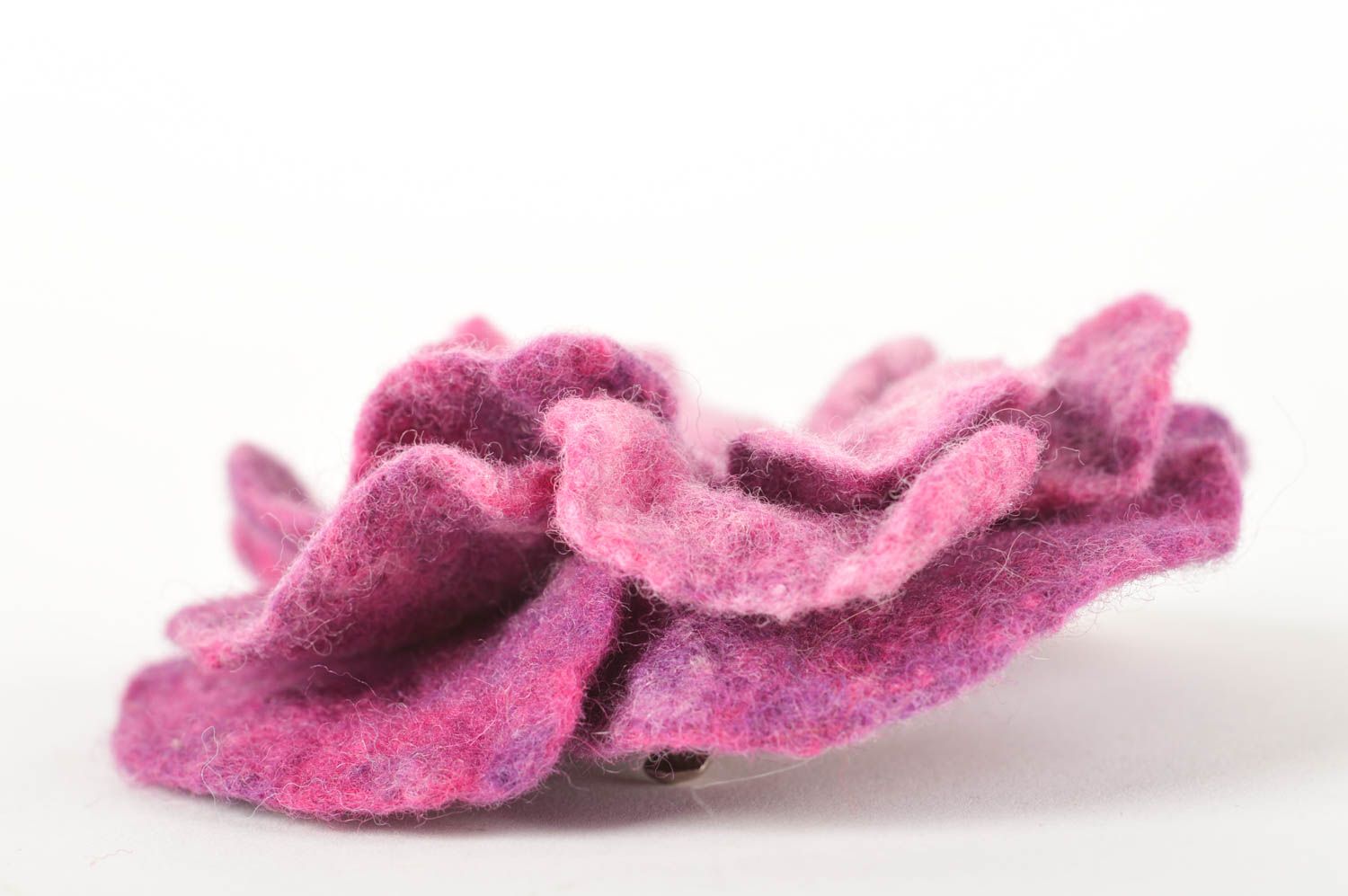 Spilla di lana fatta a mano fermacapelli in feltro accessorio originale foto 3