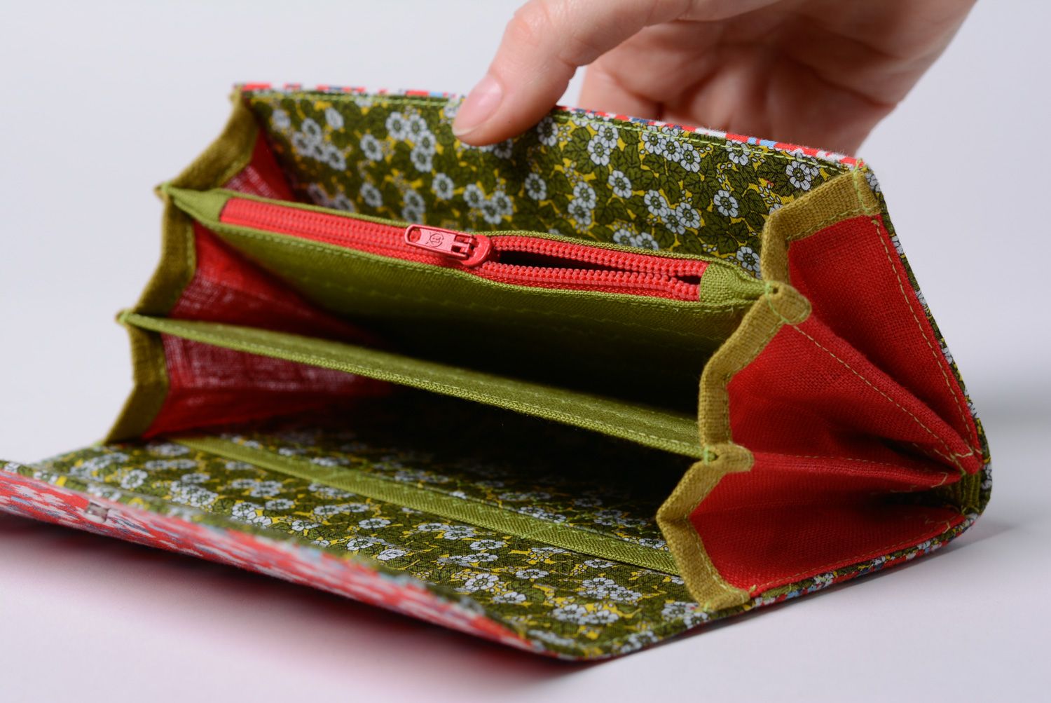 Portefeuille rouge à motif floral fait main en coton et lin cadeau pour femme photo 1