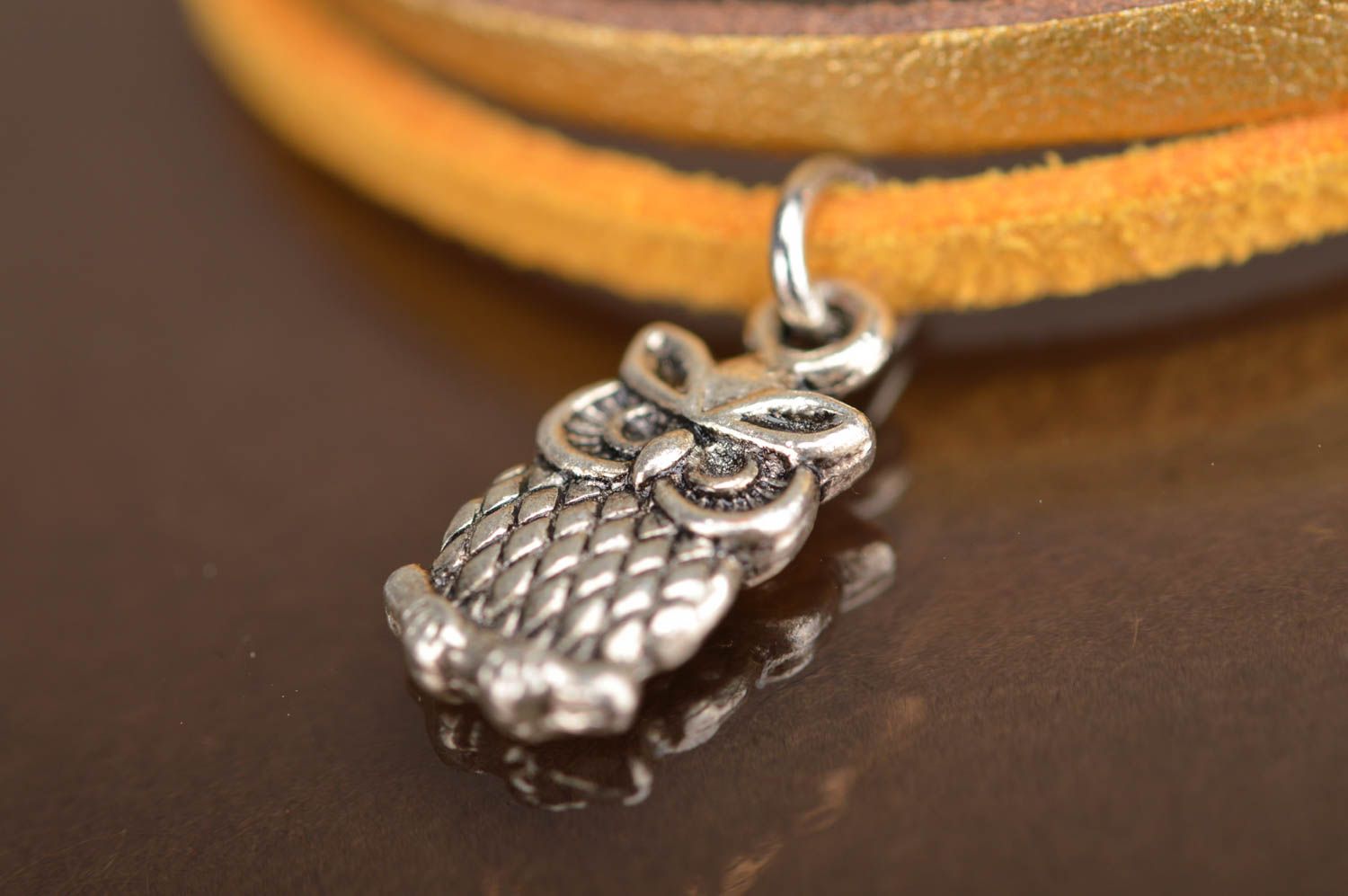 Bracelet en cuir fait main avec breloque en forme de hibou bijou original photo 3