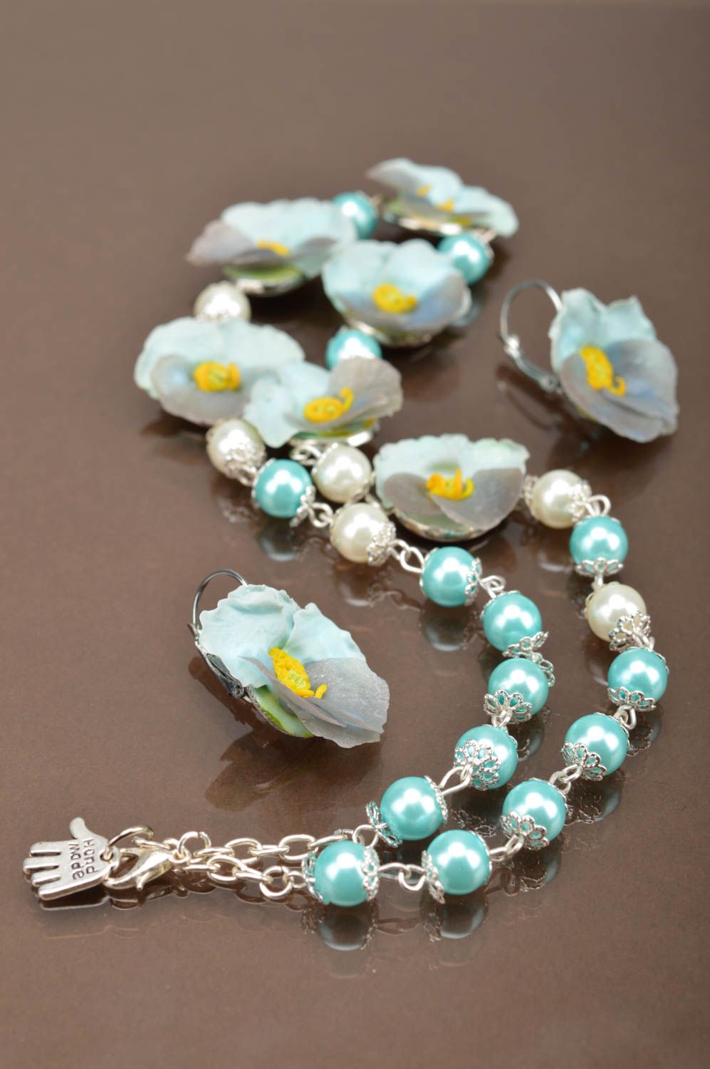 Conjunto de bisutería artesanal con flores de arcilla polimérica hermoso azul  foto 5