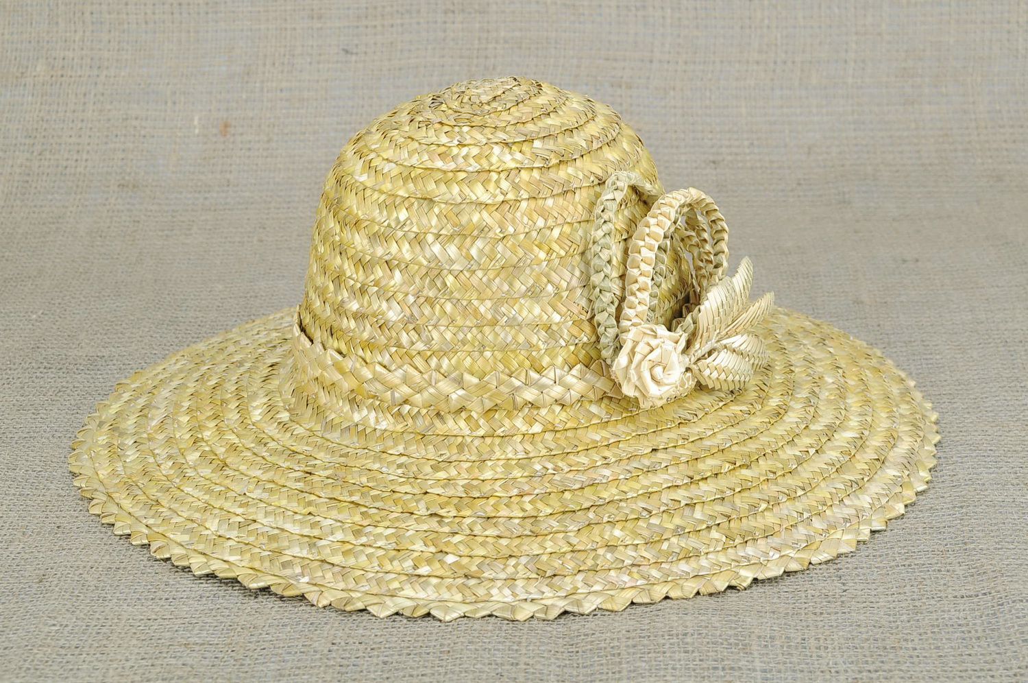 Соломенная женская шляпа с розой фото 1