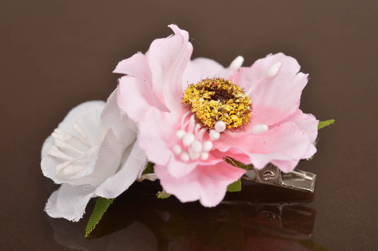 Детская заколка цветок розовая с белым красивая маленькая ручной работы фото 2