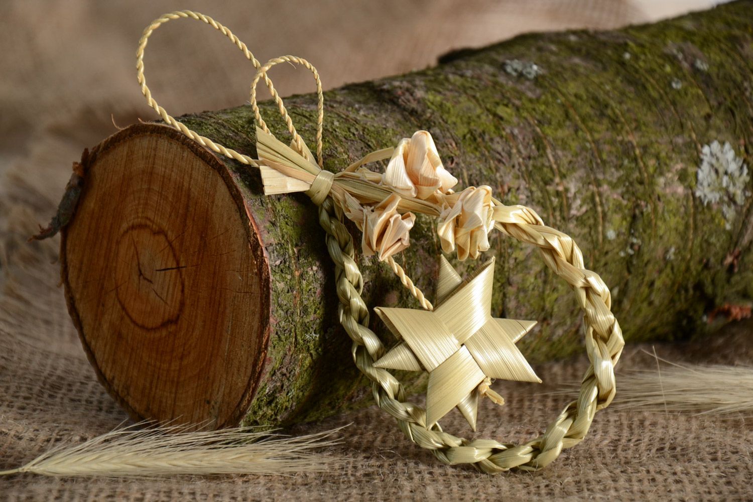 Petite décoration pour arbre de Noël tressée en paille faite main insolite photo 1