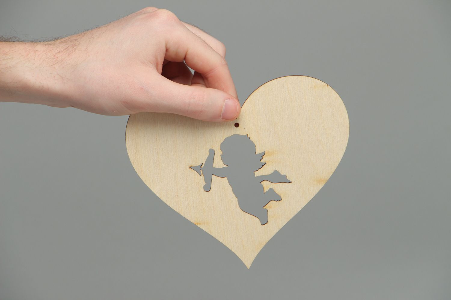 Semilavorato fatto a mano materiale da dipingere a forma di cuore con cupido foto 4
