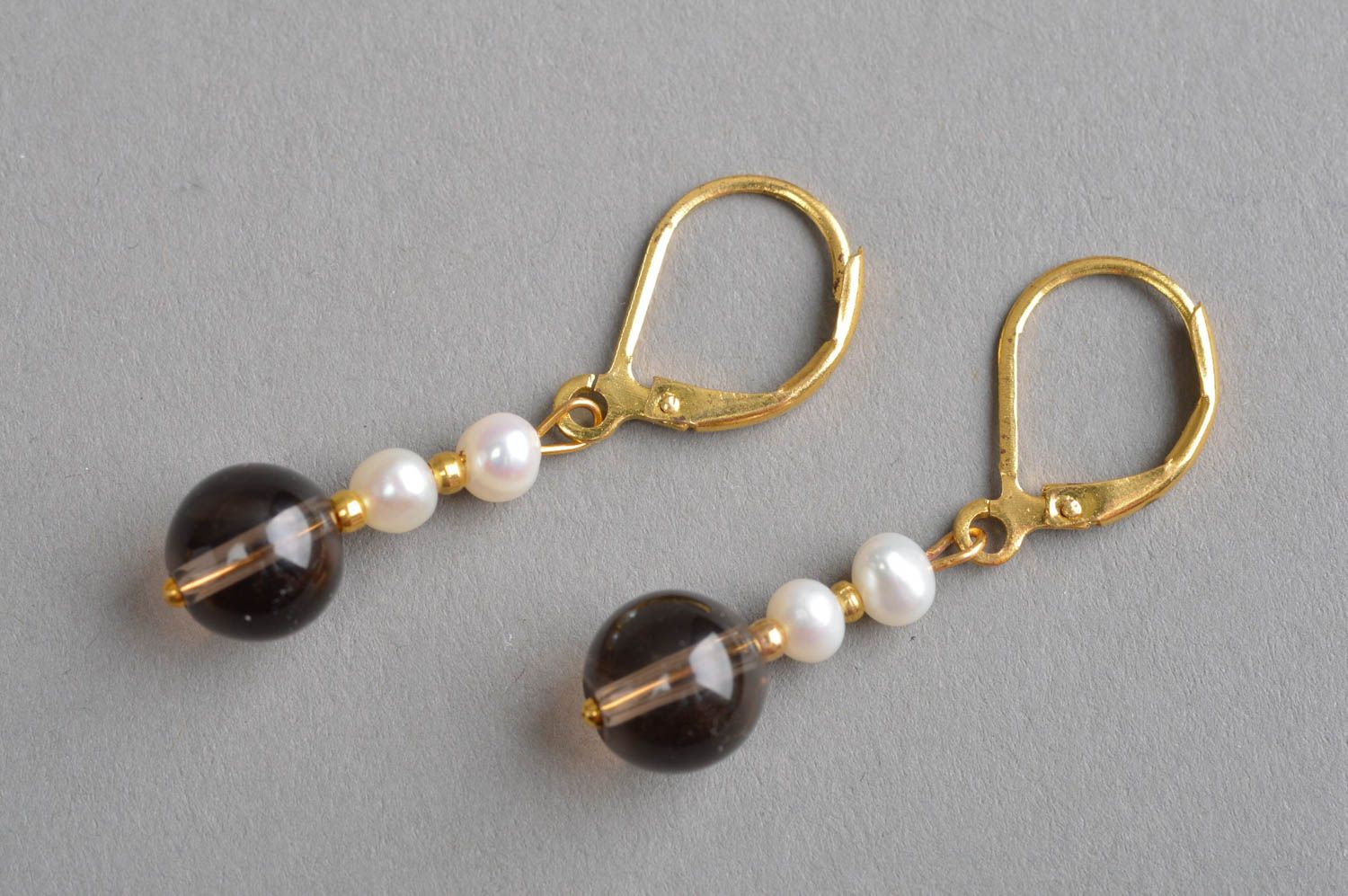 Boucles d'oreilles en quartz et perles d'eau douce faites main pendantes photo 3