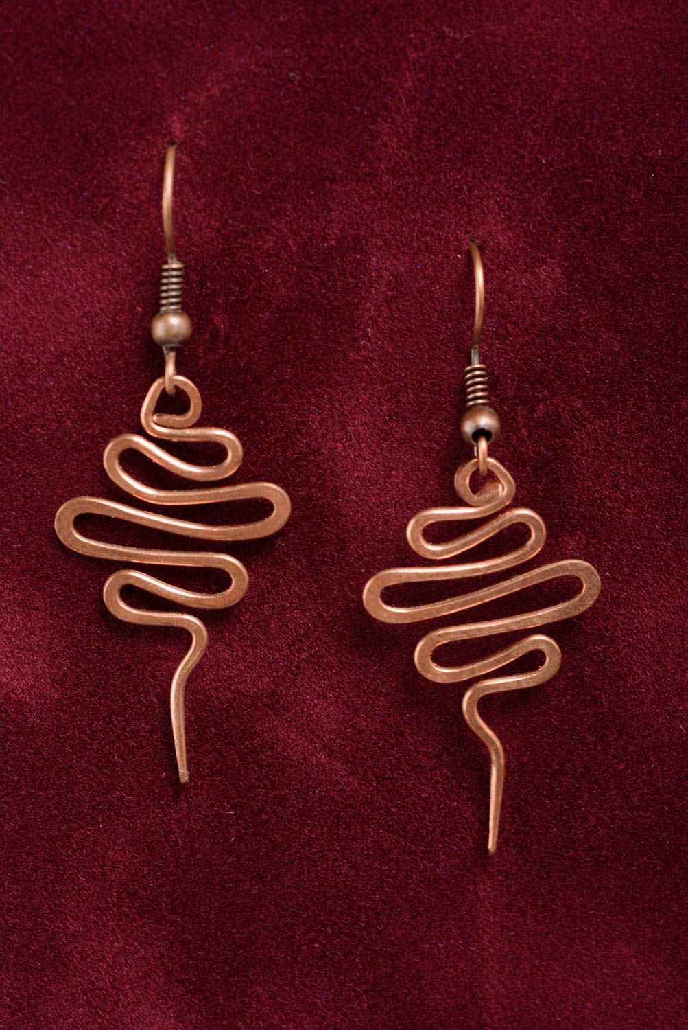 Boucles d'oreilles en cuivre wire wrapping faites main originales zigzag femme photo 1
