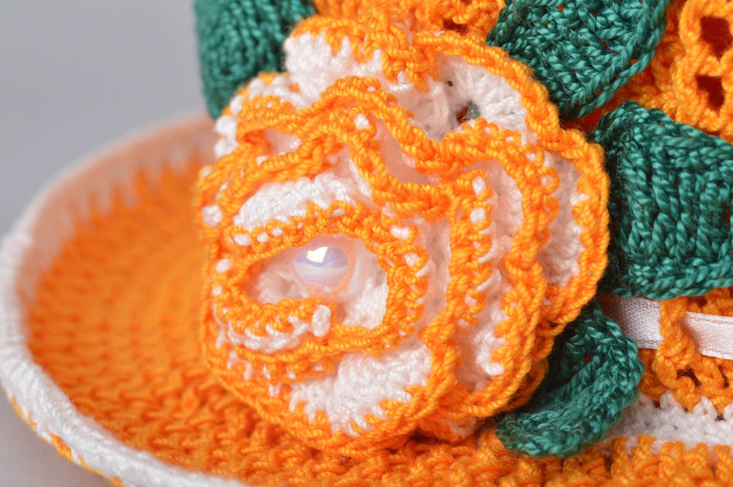 Bonnet tricot Chapeau au crochet fait main Vêtement enfant orange avec fleur photo 9