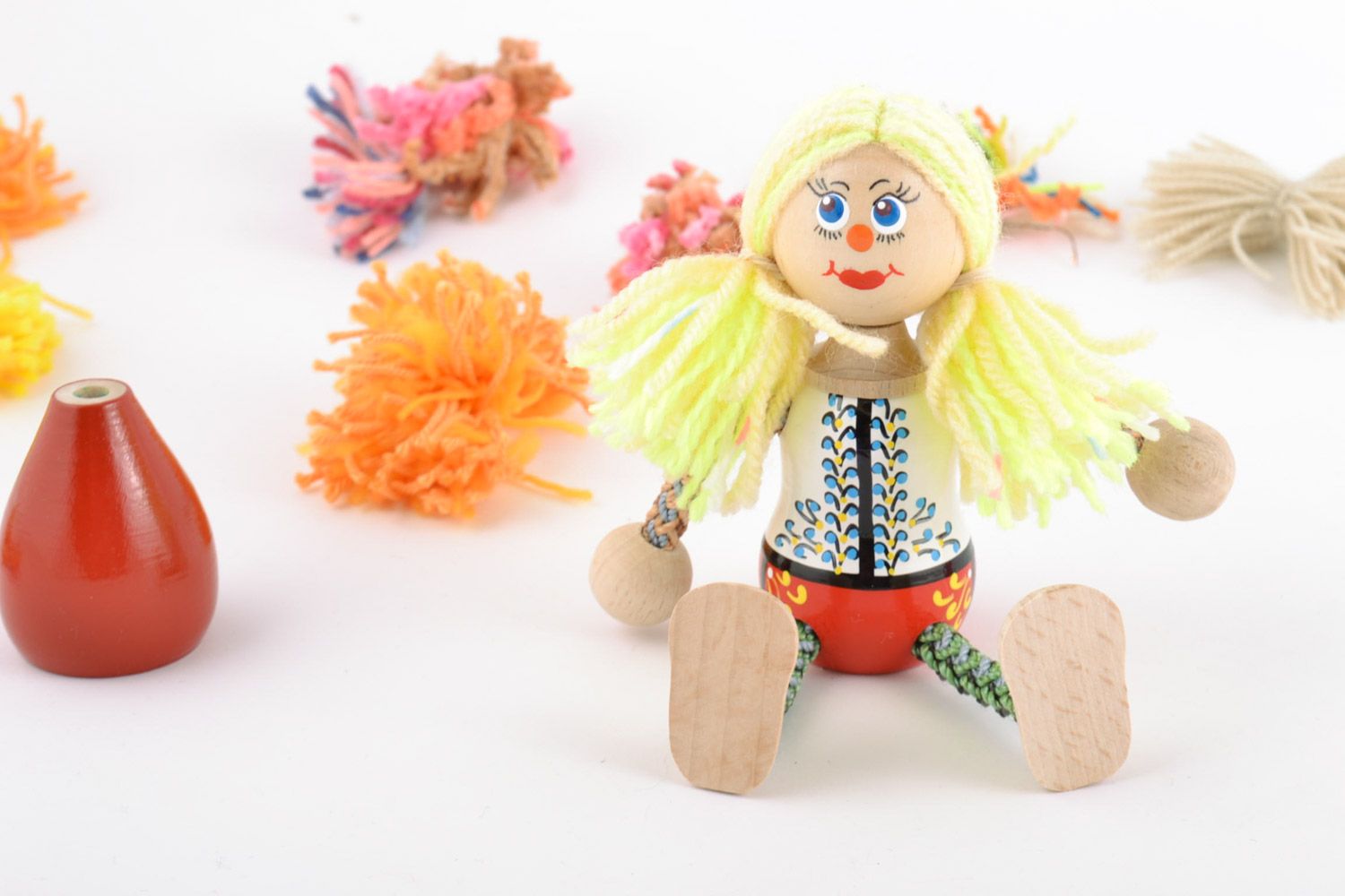Jouet poupée en bois peint de couleurs décoratif original fait main pour enfant photo 1