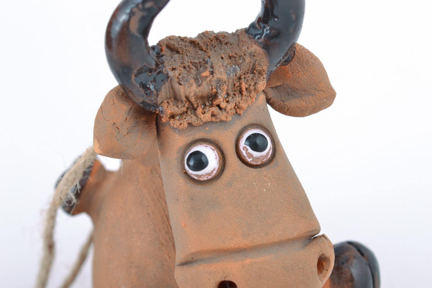 Campanilla de arcilla artesanal colgante decorativo vaca de cerámica original foto 3