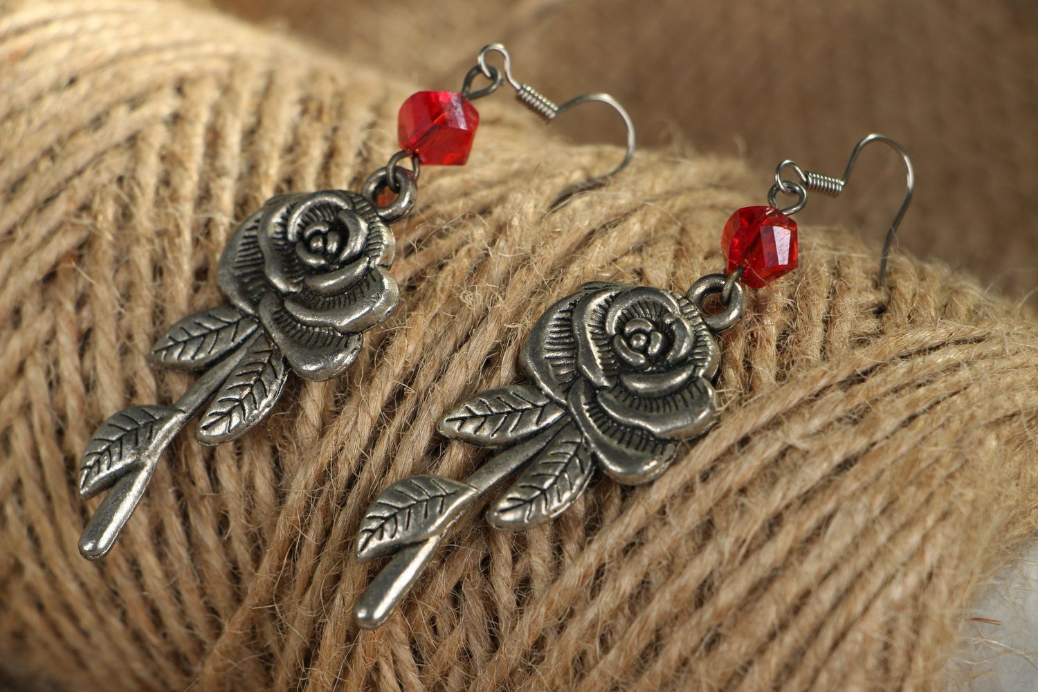 Long metal earrings Roses photo 3