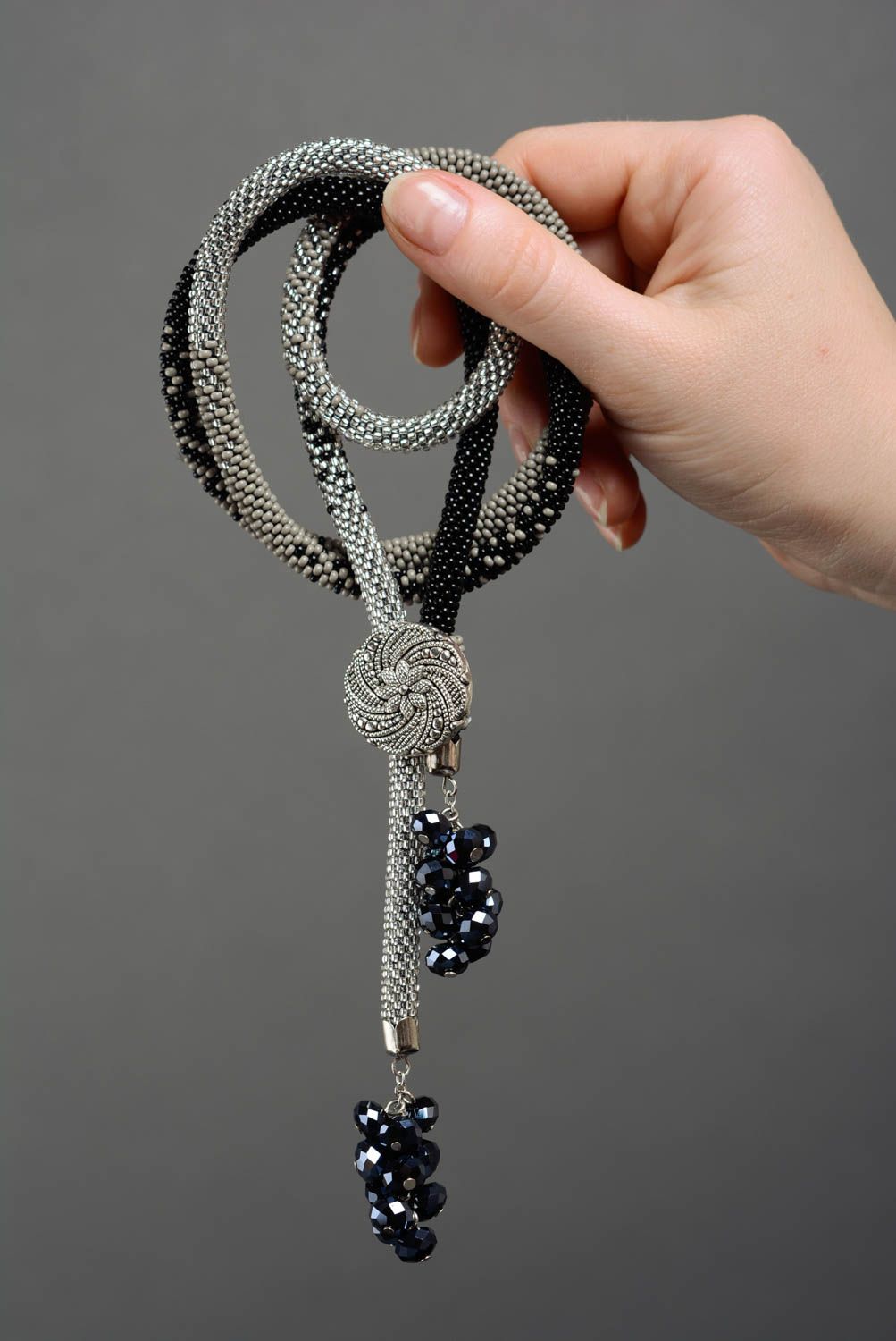 Lange grau schwarze Rocailles Perlen Kette handmade mit Kristallperlen  foto 4