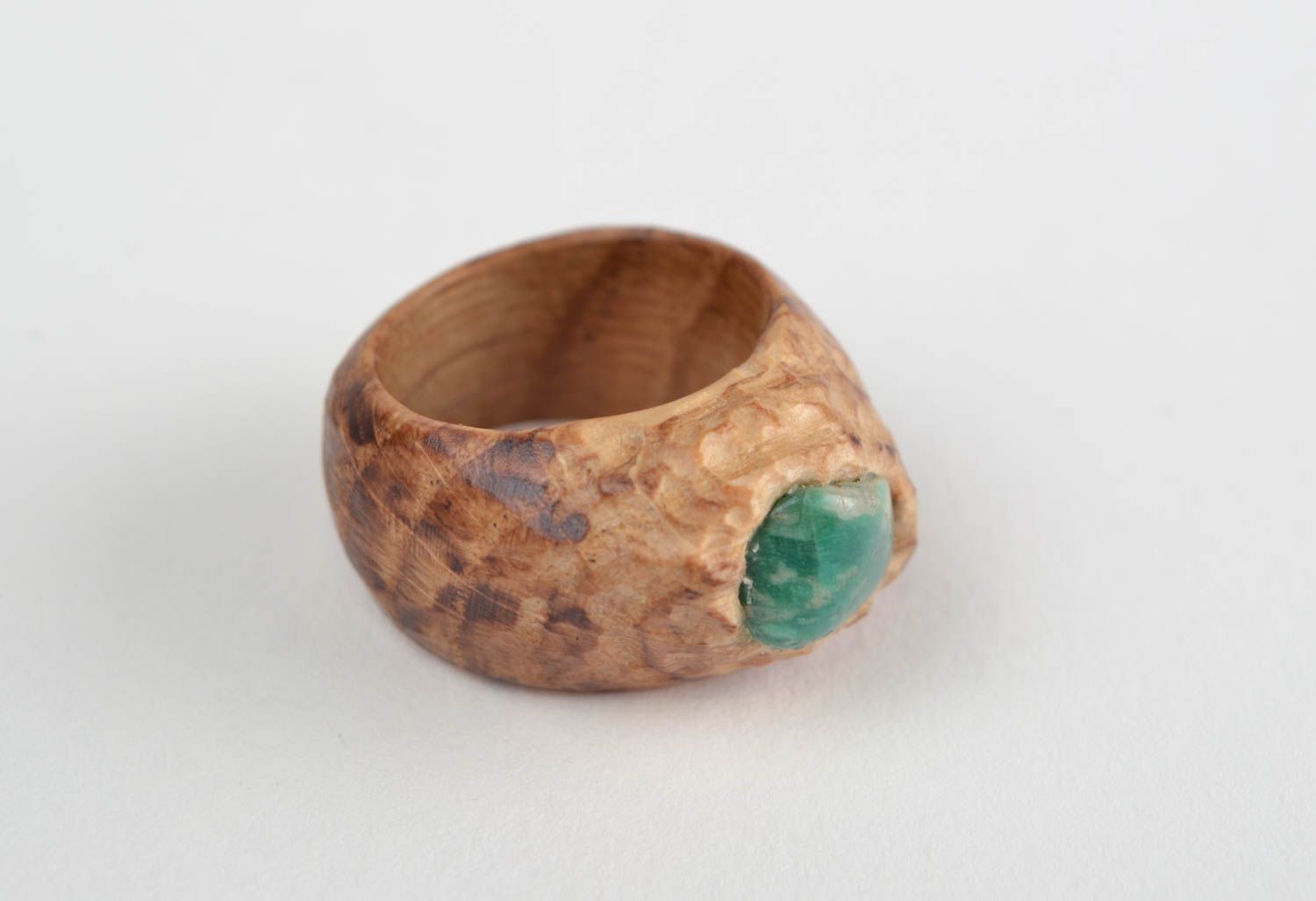 Frauen Ethno Ring aus Holz stilvoll künstlerisch handgeschaffen mit echtem Stein foto 4