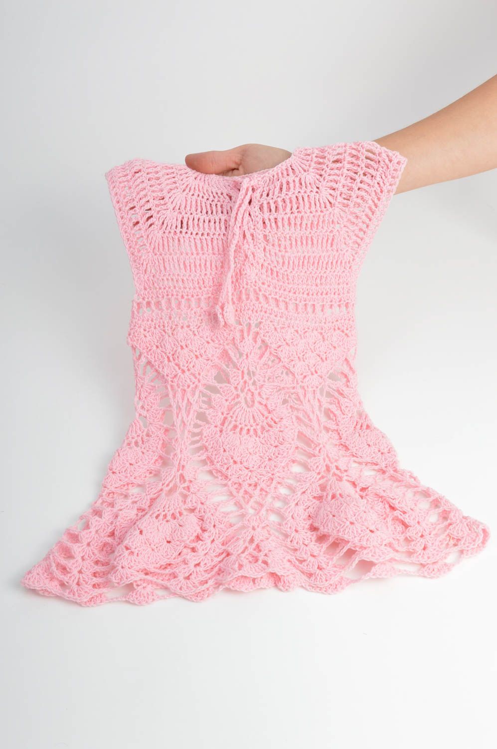 Robe tricotée pour fillette faite main rose clair en fils de coton au crochet photo 5