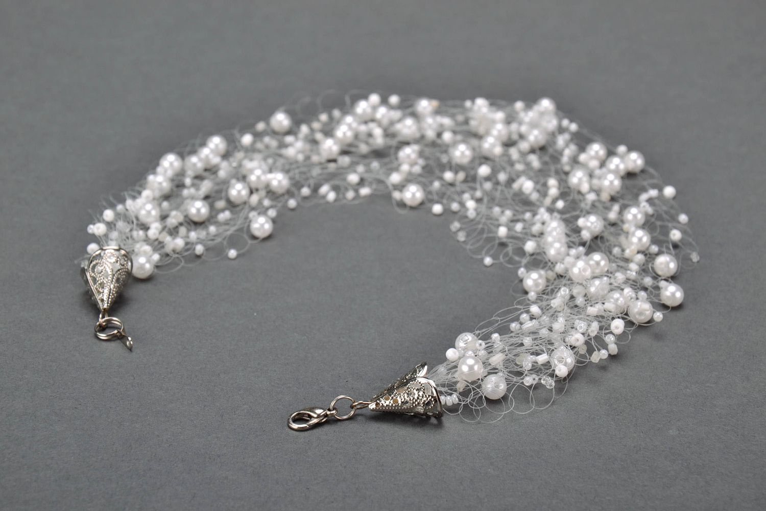 Halskette aus Glasperlen und Perlen foto 2