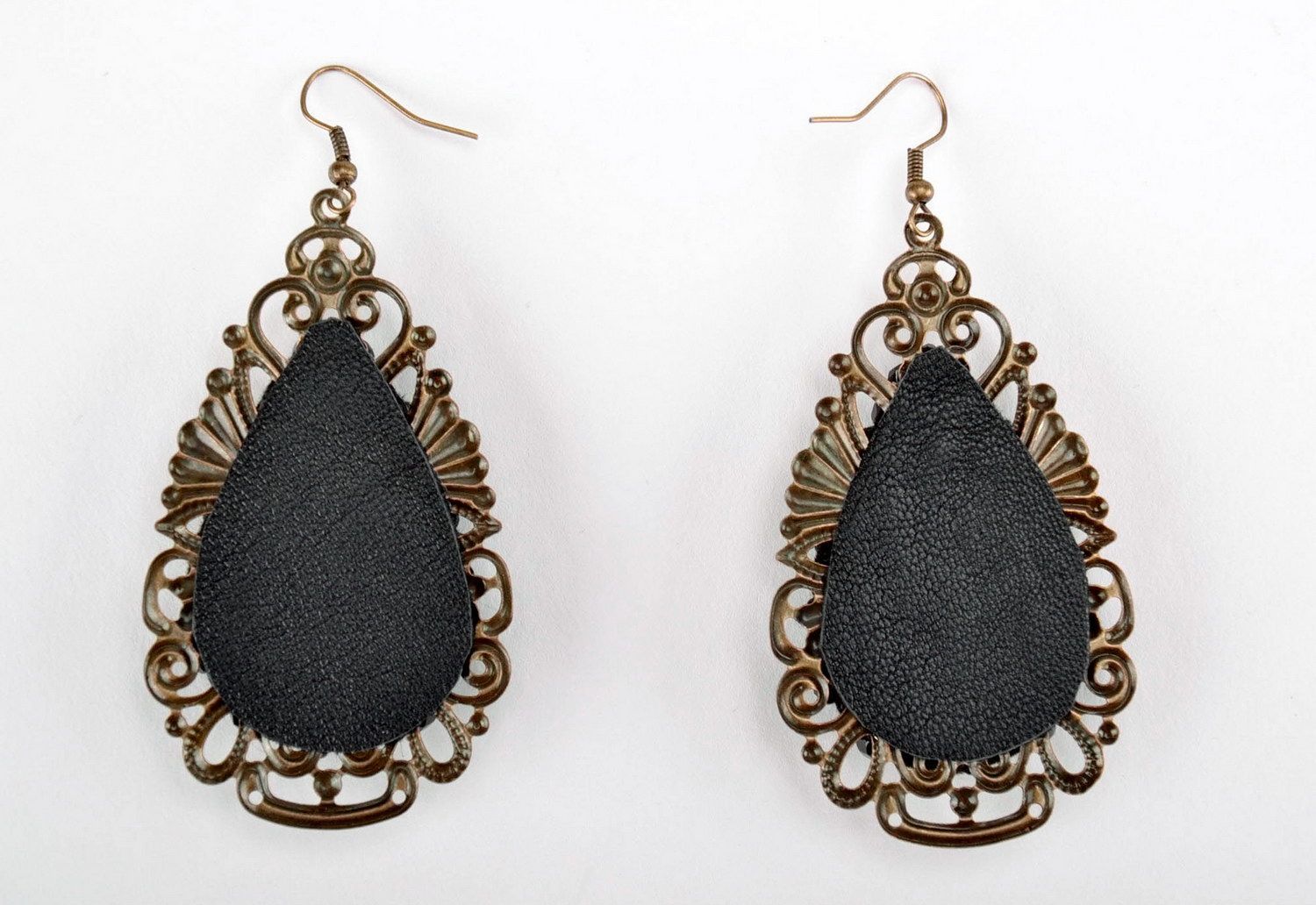 Earrings with crystals and onyx photo 3